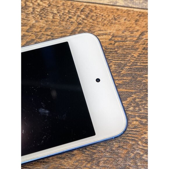 Apple iPod Touch 6th Generation Blue 32 GB Model:A1574 W/  Cable & Adapter - Picture 4 of 7